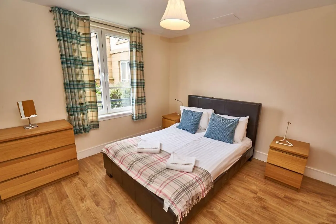 Castle Apartment - Annandale Edinburgh