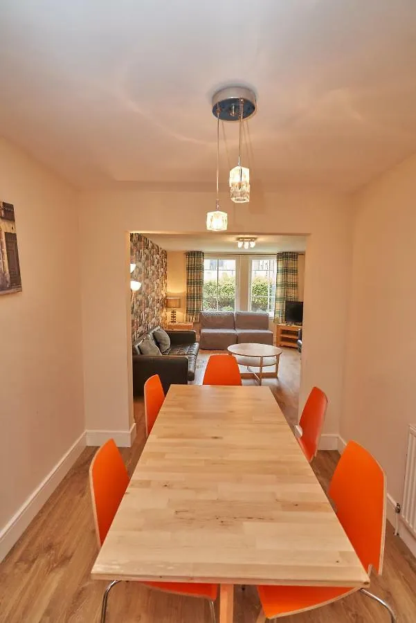Castle Apartment - Annandale Edinburgh